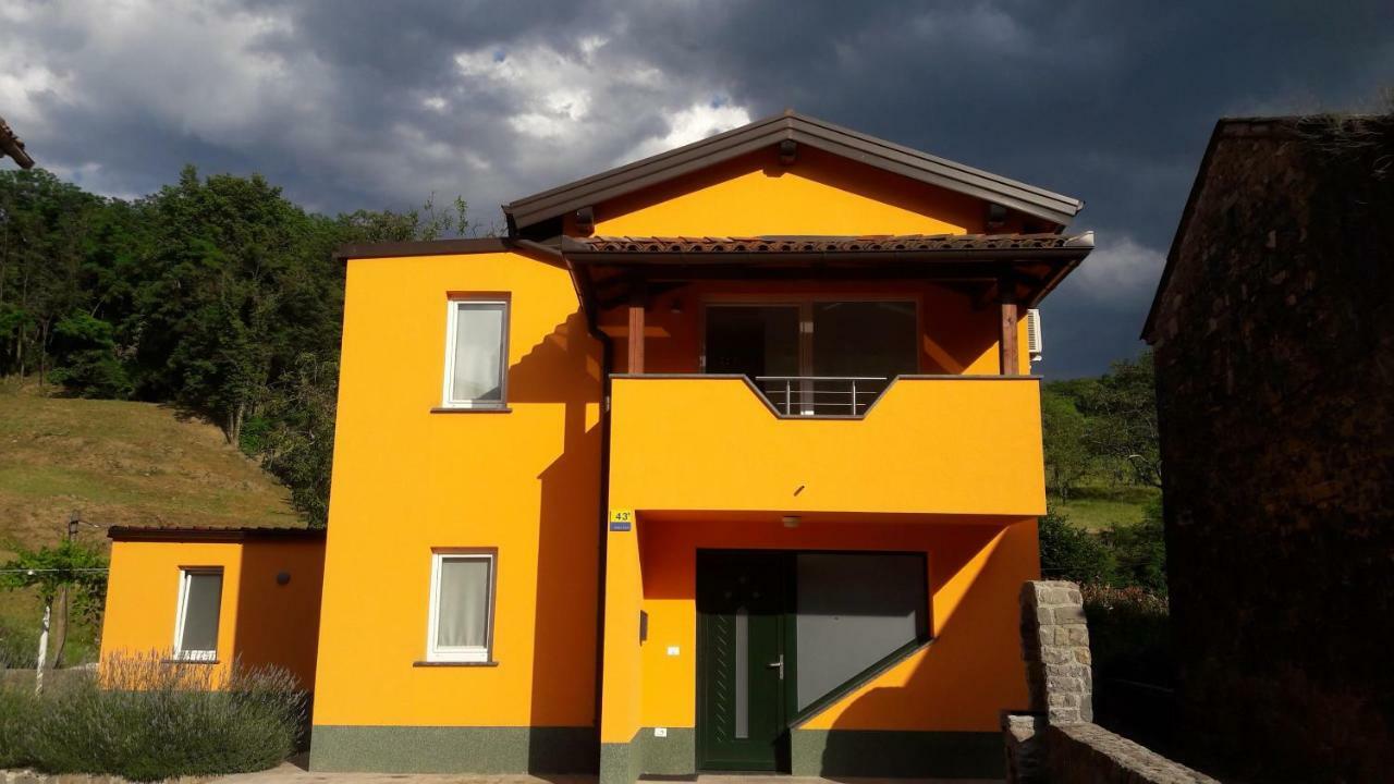 Affittacamere Pocitniska Hisa Dobravlje Esterno foto