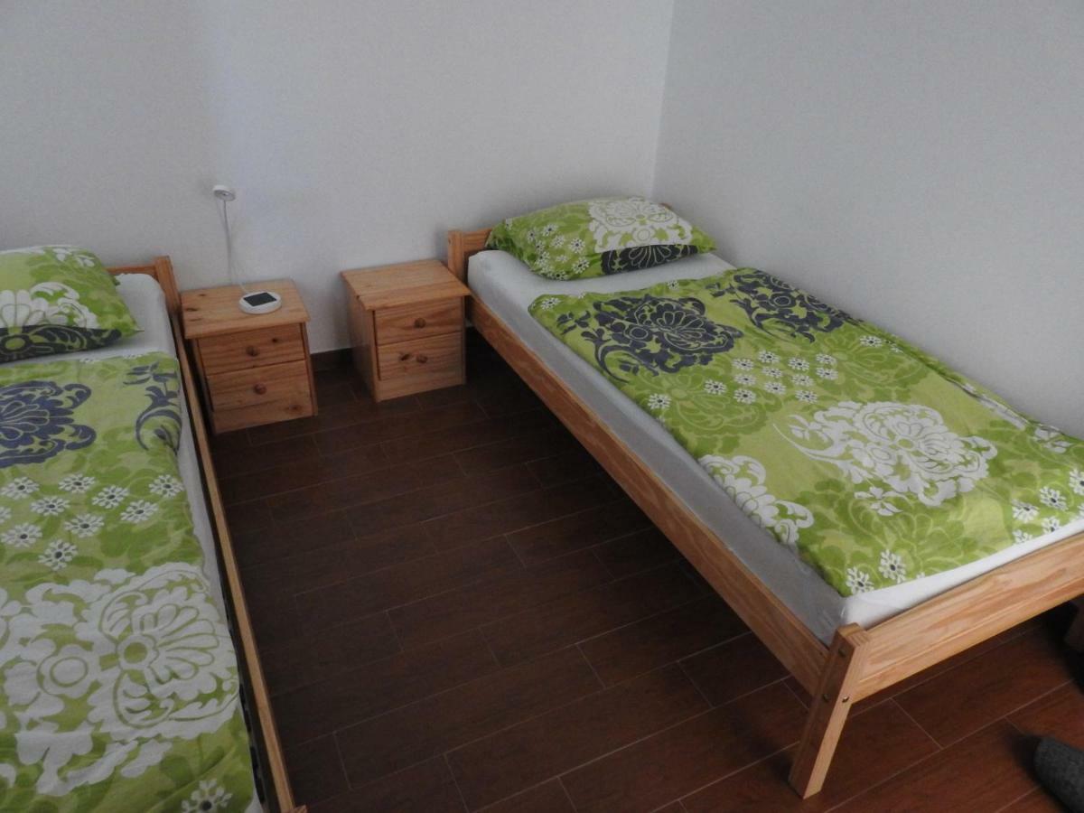 Affittacamere Pocitniska Hisa Dobravlje Esterno foto